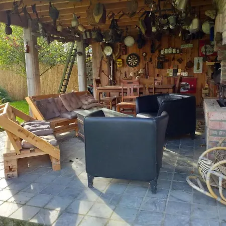 Au P'tit Coin De Paradis *